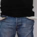 Un hombre con los bolsillos vacios. Fuente: schuldnerhilfe/ Pixabay.com