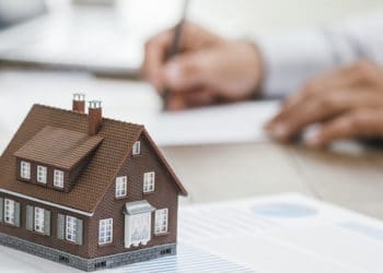 casas compra interes btc