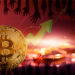 Sombra de manos sobre moneda de Bitcoin con gráfico alcista en el fondo. Composición por CriptoNoticias. geralt / pixabay.com; tartila / freepik.com; ESchweitzer / elements.envato.com.