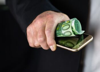 Los españoles prefieren el efectivo y otros métodos de pago tradicionales, anes que usar un euro digital. Fuente: Pixibay.com.