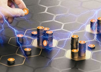 Bitcoins apiladas en red hexagonal y relámpagos representando Lightning.
