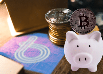 Ahorro de BTC y logo de Bitrefill.