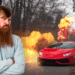 Lamborghini explota y persona cuestiona.