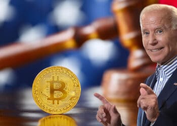 La orden ejecutiva que firmó Biden tiene como objetivo instruir a las agencias federales para que evalúen los riesgos y oportunidades que representa Bitcoin para el país. 
 Composición por CriptoNoticias. kraevski/ stock.adobe.com; Gage Skidmore / flickr.com