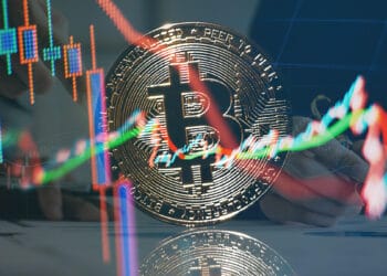 moneda-de-bitcoin-graficos-precio-analistas-en-el-fondo