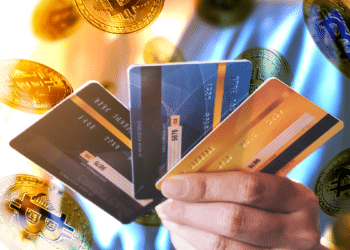 Visa actualmente ofrece tarjetas con respaldo con bitcoin y criptomonedas en más de 60 plataformas.  Composición por CriptoNoticias. Fuentes: Farknot Architect / adobe.stock ; butenkow / adobe.stock