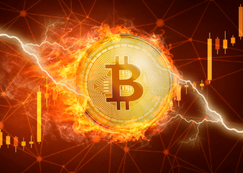 Bitcoin rodeado de lightning.