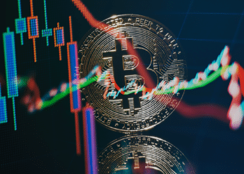 Bitcoin se debate entre estos precios clave mientras los inversionistas acumulan BTC. Composición por CriptoNoticias. Fuente: Maximusdn / adobe.stock.com.
