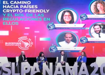 Panelistas del evento Blockchain Summit Latam estuvieron de acuerdo con que legislar para regular el ecosistema es conveniente para todos. Fuente: Blockchain Summit Latam Panamá 2022 / youtube.com.