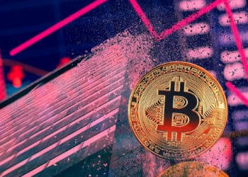 La declaración de quiebra de empresas se asoma al sector de las criptomonedas. Composición por CriptoNoticias. Parilov/ stock.adobe.com; Tabor Chichakly/ stock.adobe.com