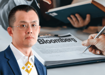 Changpeng Zhao, CEO de Binance, decidió denunciar a Bloomberg por un artículo en el que hacen varios señalamientos contra la empresa y su persona. Composición por CriptoNoticias. Fuente: forbes.com / wikipedia.org / amnaj / stock.adobe.com.