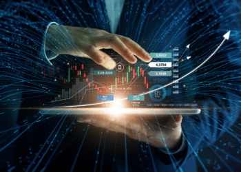 BCG explica que los exchanges centralizados se beneficiarán en el tiempo de sus ventajas de escalabilidad. Composición por CriptoNoticias. Fuente: ipopba ; Alexey Brin / stock.adobe.com.