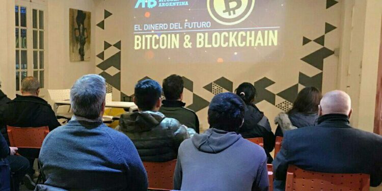 La ONG Bitcoin Argentina vuelve a organizar charlas introductorias presenciales en Buenos Aires. Fuente: ONG - Bitcoin Argentina / Facebook