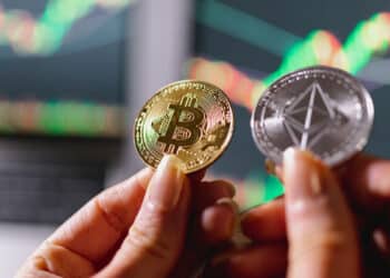 Bitcoin y Ethereum con fondo de trading