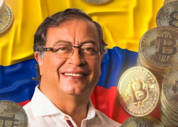 Bitcoin sobre bandera de Colombia y Petro