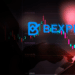Trader y logo de Bexplus.