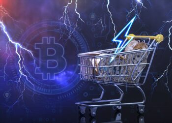 carrito de compras lleno de monedas de bitcoin y relámpago con red de bitcoin y rayos en el fondo