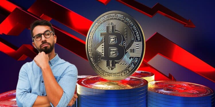 hombre cuestionandose con moneda de bitcoin conflechas bajistas en el fondo