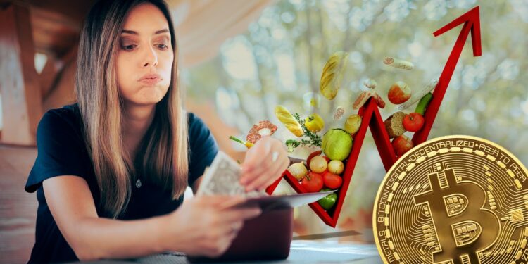 Mujer quejándose de la inflación junto a bitcoin.