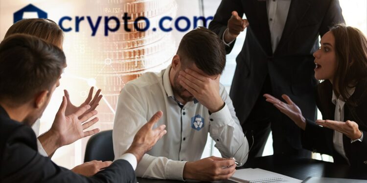 Persona representa a crypto.com y su equipo le reclama