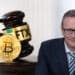 Eurodiputado junto a bitcoin y logo de FTX.