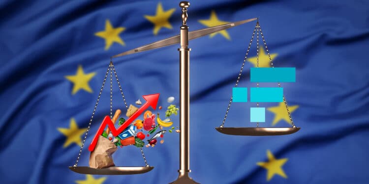 Balanza en la que pesa más la inflación de FTX y bandera de Europa al fondo.