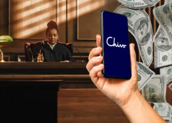 Juicio con teléfono de Chivo wallet y dólares
