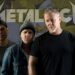 intgrantes del grupo Metallica con criptomonedas en el fondo