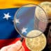 Bandera de Venezuela con lupa y BTC