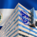 Bandera de El Salvador y sede de la FMI.