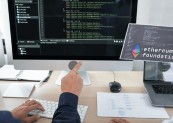 Desarrolladores junto a logo de ethereum foundation.