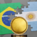 El Sur junto a bandera de Brasil y Argentina