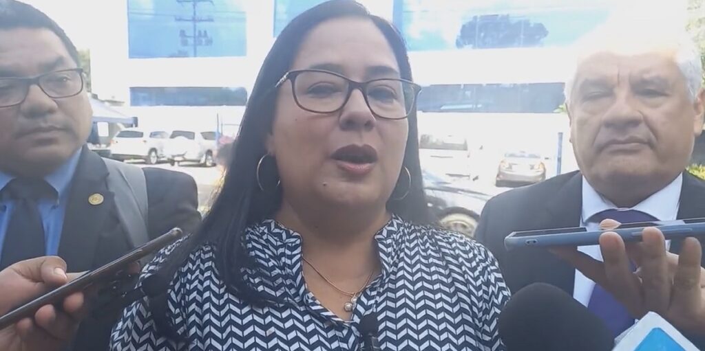 abogados de Cristosal denuncian victimas de la chivo wallet