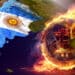 persona sosteniendo antorcha de bitcoiun con mapa de sur america en globo terraqueo con bandera de Argentina sobre territorio