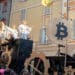 Carroza de Bitcoin durante el desfile de carnaval celebrado en Lugano, Suiza.