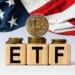 Bitcoin, ETF y bandera de EE. UU.