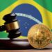 bitcoin y bandera de Brasil.