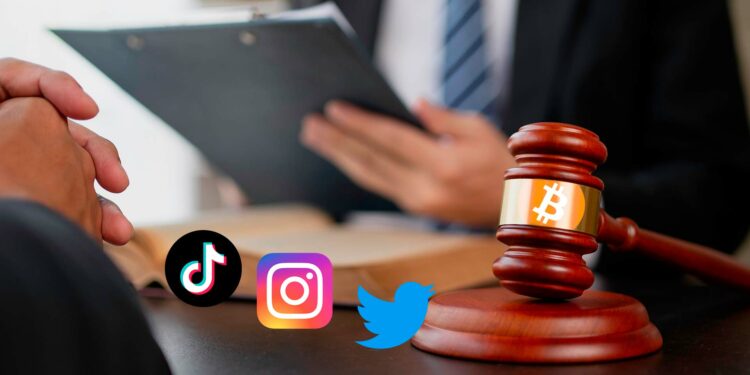 Logo de tik tok, instagram y twitter junto a martillo de ley y bitcoin.