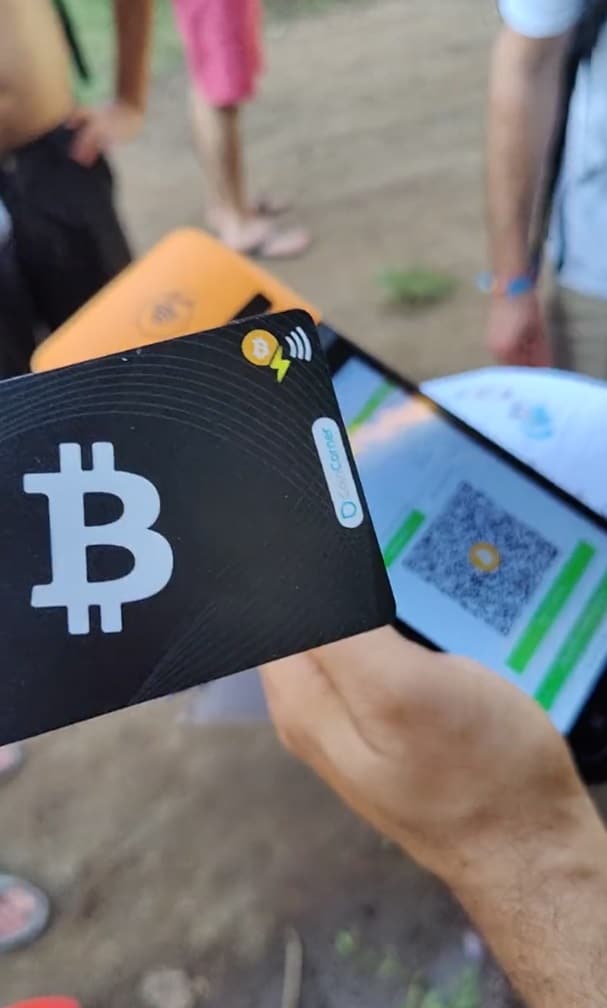 tarjeta prepagada de bitcoin en El Zonte, el Salvador