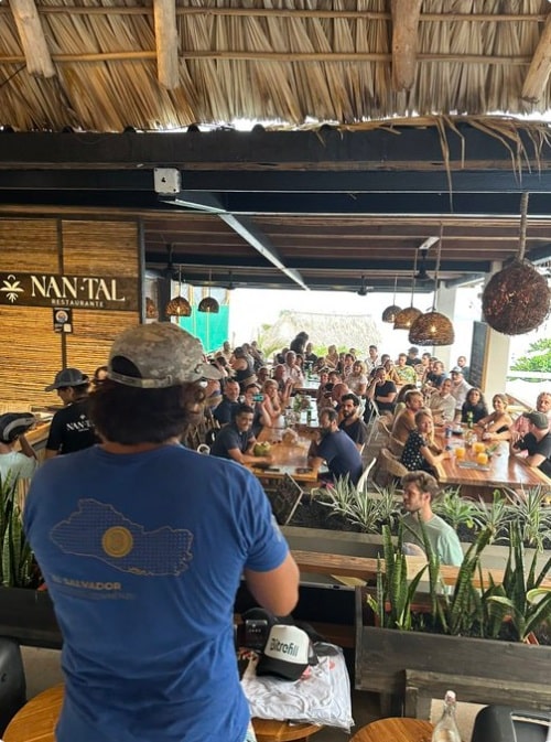 Roman Martinez habla en bitcoin beach, el zonte, El Salvador