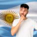 Argentino, bitcoin y bandera de Argentina.