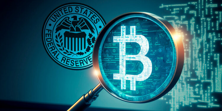 Bitcoin y logo de la FED.