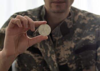 El libro Softwar presenta posibles usos militares para Bitcoin. Fuente: stock.adobe.com