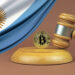 Bandera Argentina, Bitcoin y regulación.