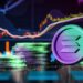 moneda de solana entre monedas apiladas con grafico de precio en el fondo