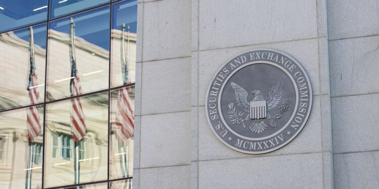 La SEC demora la decisión sobre un ETF híbrido (spot y futuros) de la criptomoneda de Ethereum. Fuente: stock.adobe.com