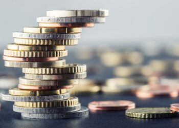Las stablecoins son criptomonedas o tokens que mantienen paridad en su precio con el de otro activo financiero. Fuente: stock.adobe.com
