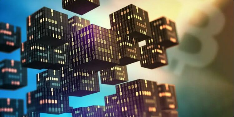 bloques con unos y ceros apilados, con el símbolo de Bitcoin al fondo