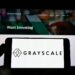Grayscale es una empresa de gestión de activos que maneja varios fondos de inversión en criptomonedas. Fuente: stock.adobe.com