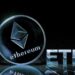 Moneda de Ethereum parada de canto y las siglas ETF al lado.